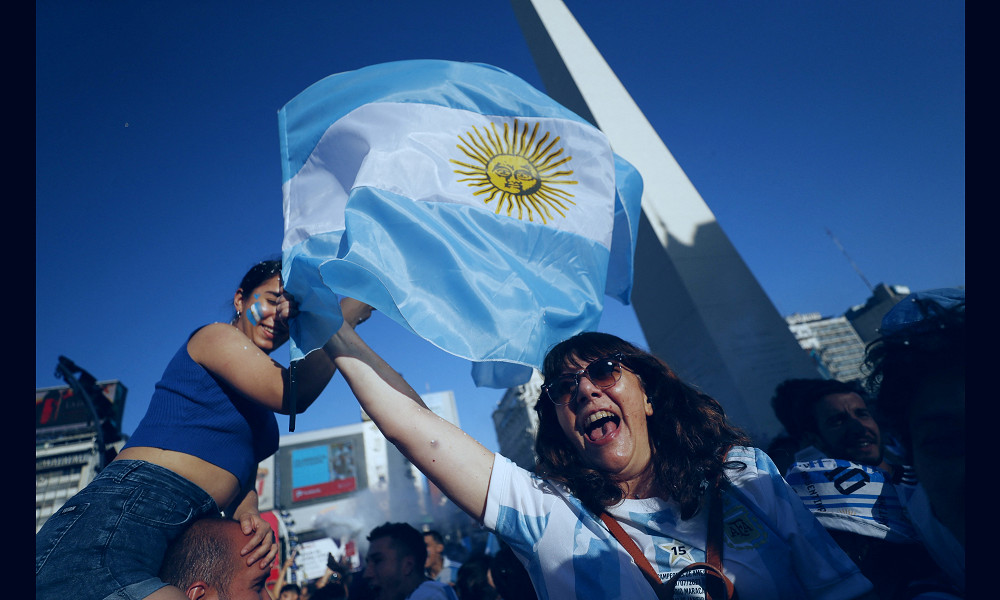 Thousands flood Buenos Aires streets as Argentina reach World Cup final |  Reuters