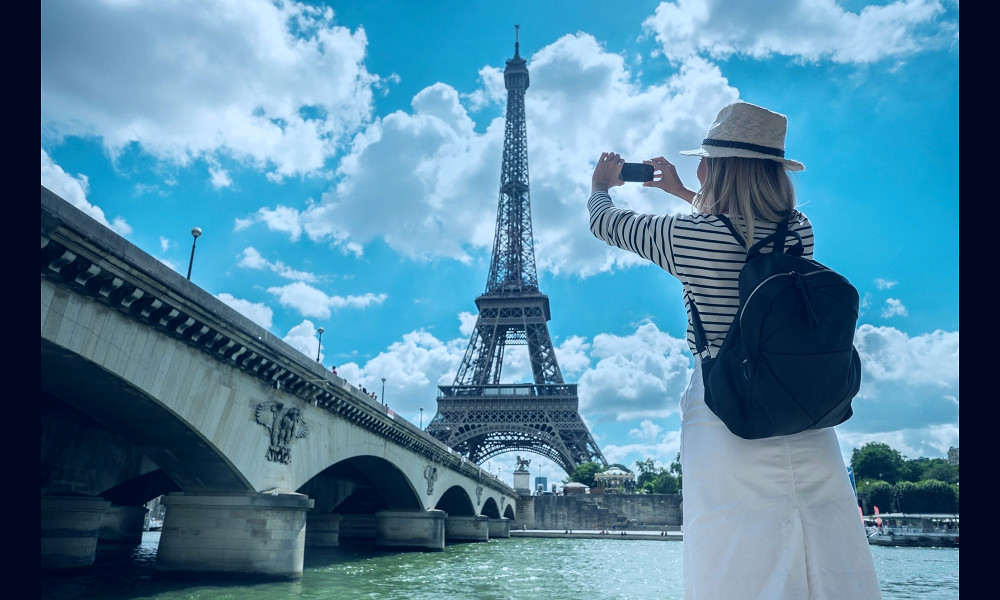 How much does a week in France cost as a tourist?