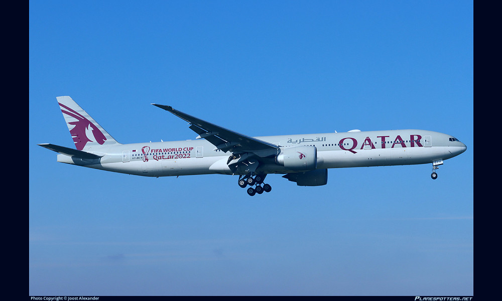 A7-BEW Qatar Airways Boeing 777-3DZER Photo by Joost Alexander | ID 1407077  | Planespotters.net